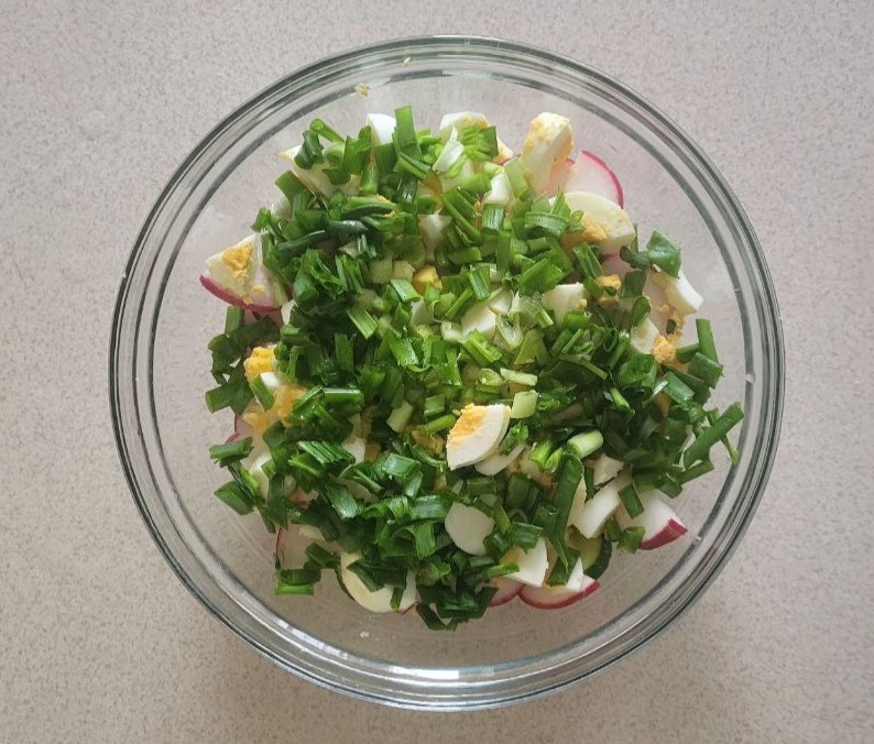 Салат з зеленою цибулею