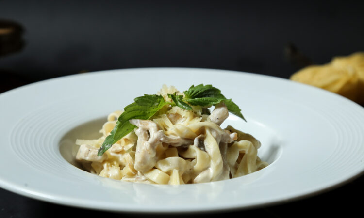 Паста з куркою