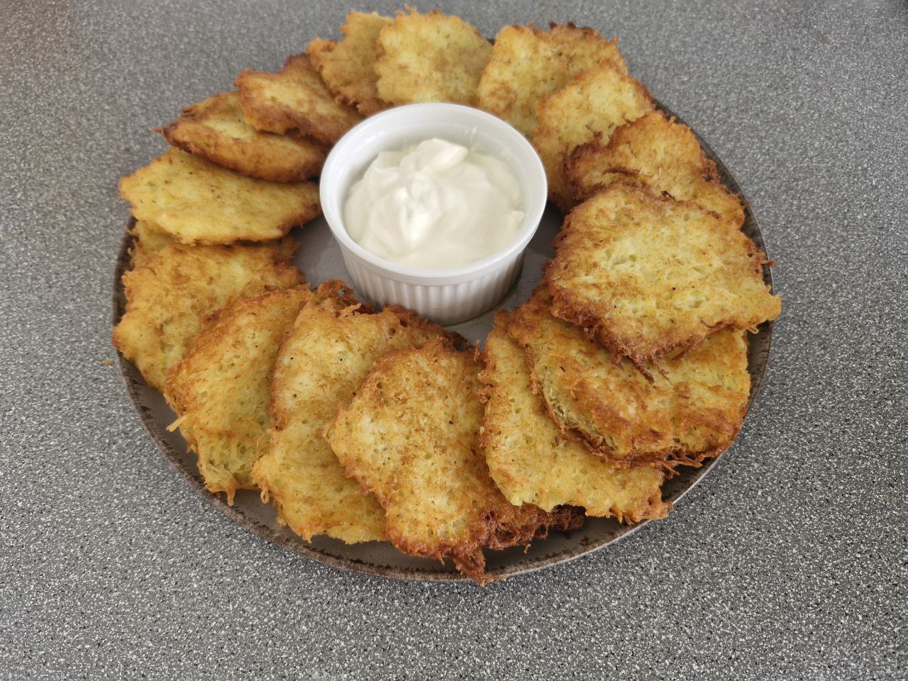 Деруни зі сметаною