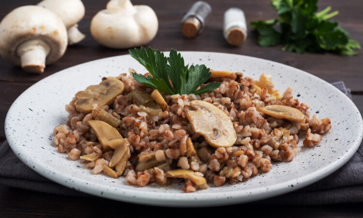 Гречка з грибами