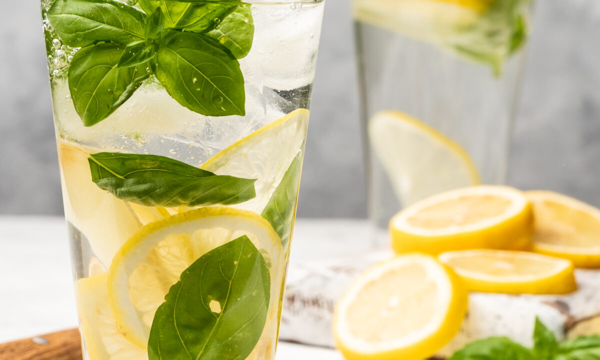 Лимонад с базиликом