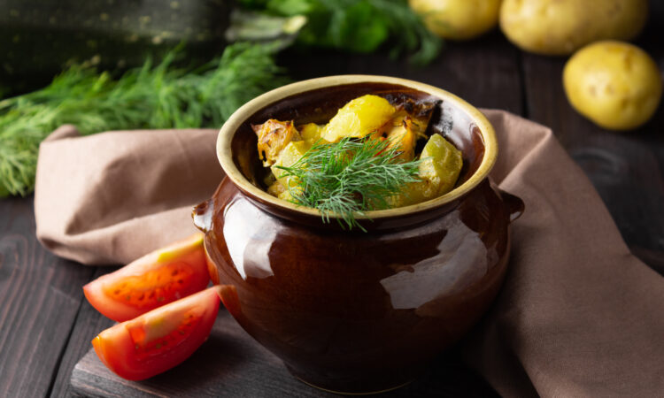 Картофель в горшке