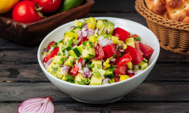 Салат з авокадо