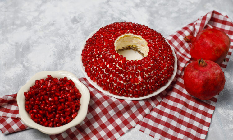 Салат гранатовий браслет