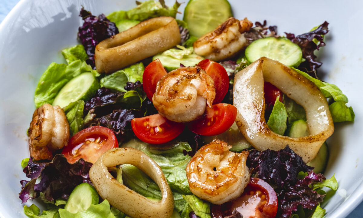 Салат с морепродуктами