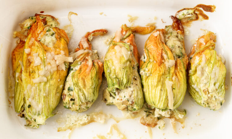 Фаршированные цветы кабачков