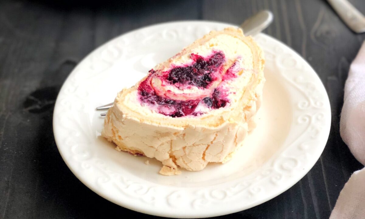 Меренговий рулет