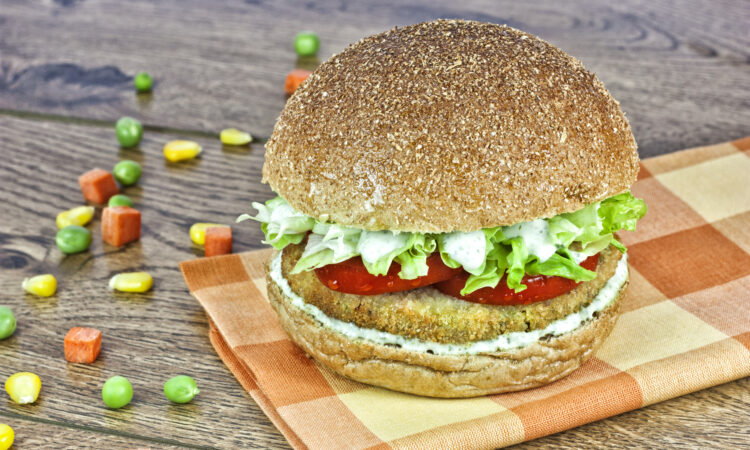 Веганський бургер з нутом та авокадо