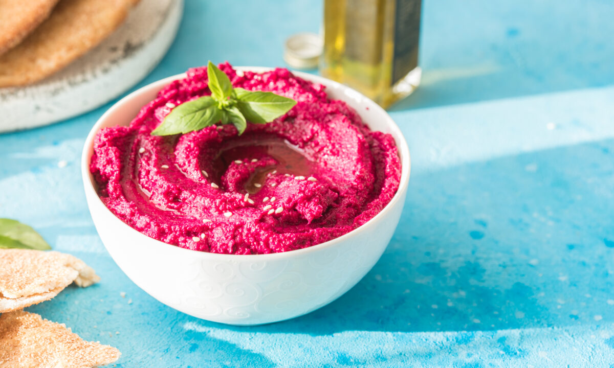 Хумус з буряком