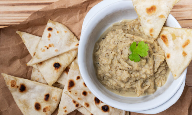 Класичний бабагануш: печені баклажани з тахіні