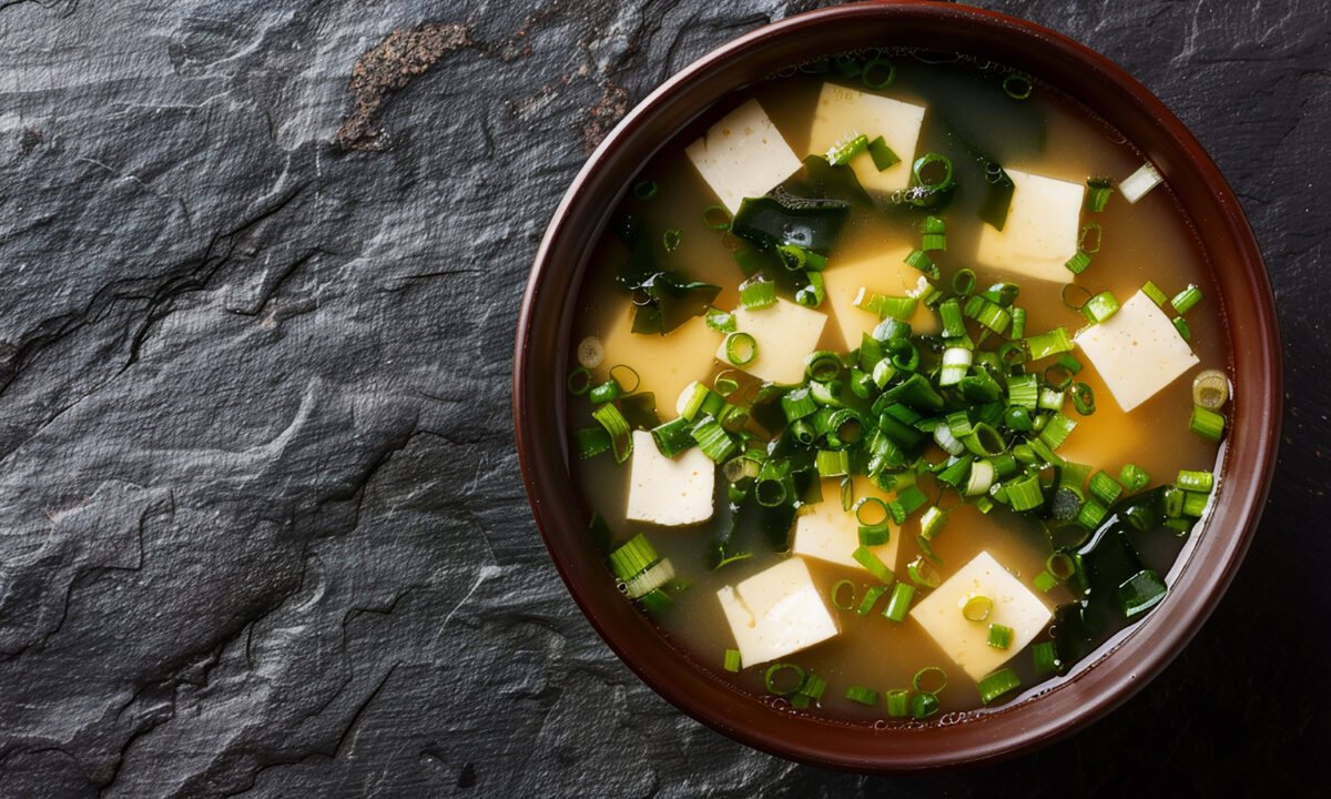 Місо суп з грибами та тофу