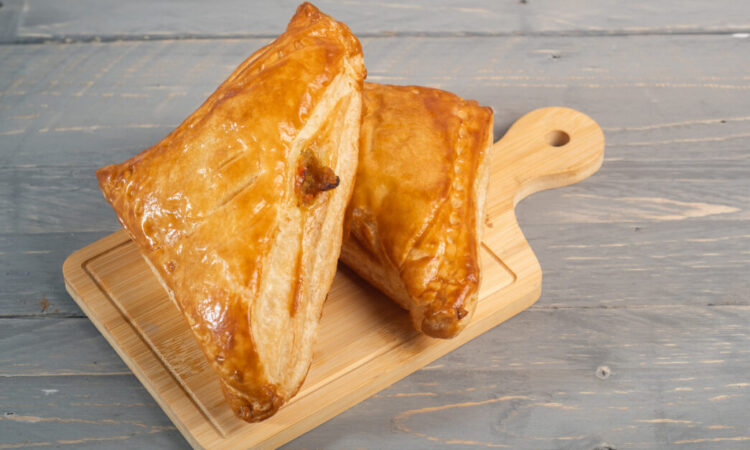 Слойки з яблуками