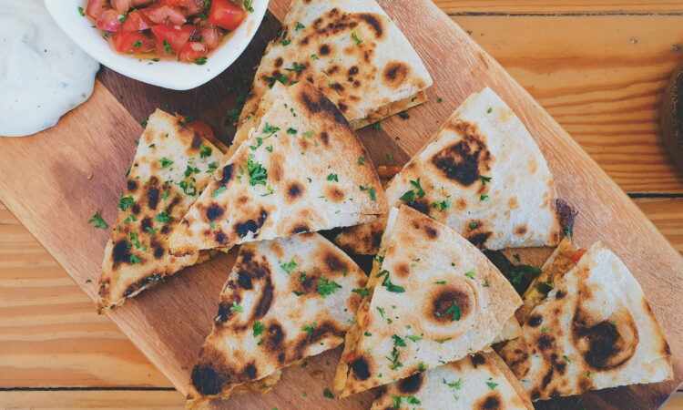 Хрумка кесаділья з сиром