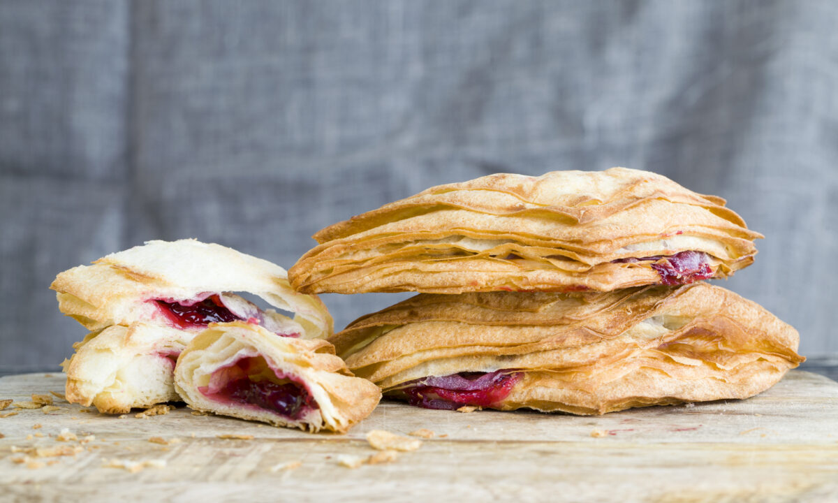 Слойки с вишней