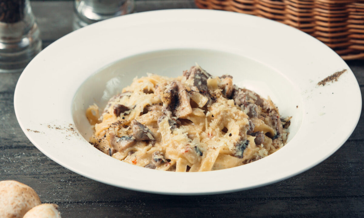 Фетучини Альфредо с грибами