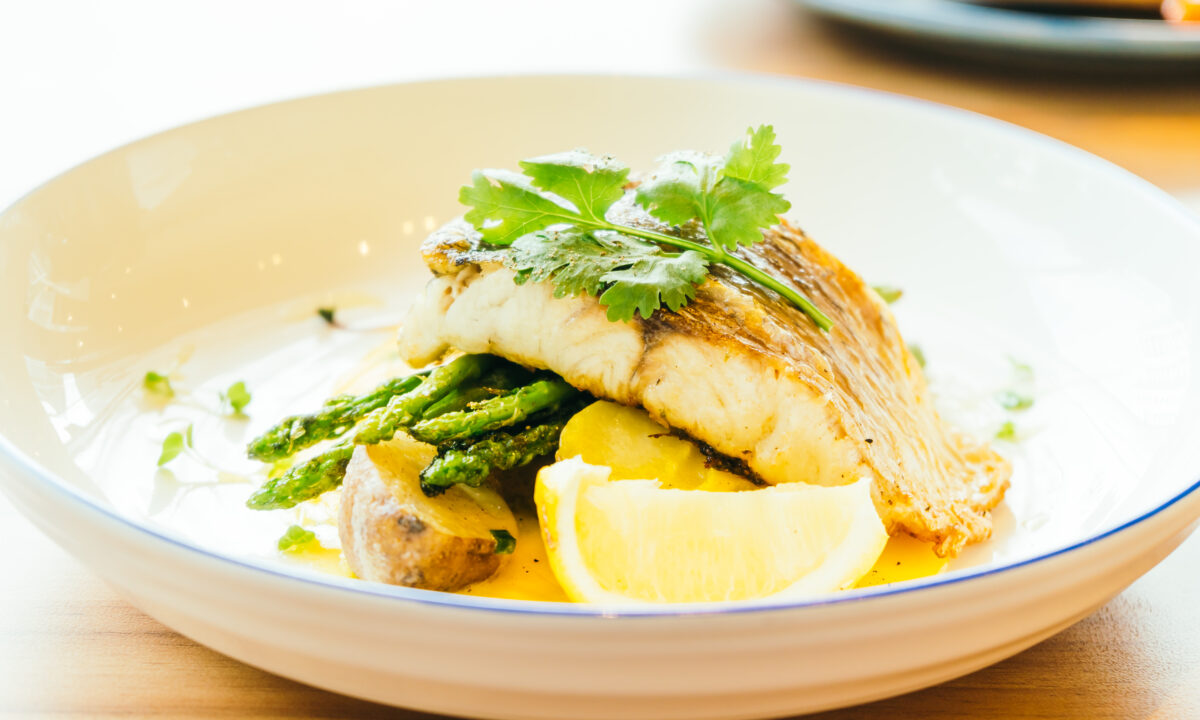 Камбала запечена