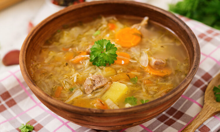 Капусняк з копченими реберцями