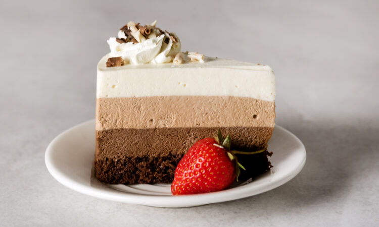 Торт три шоколади