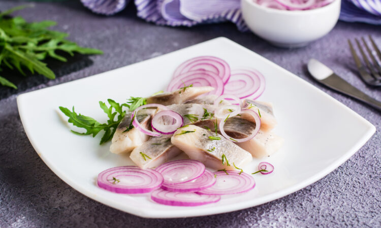 Селедка с луком