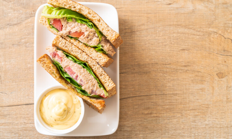 Бутерброд з тунцем