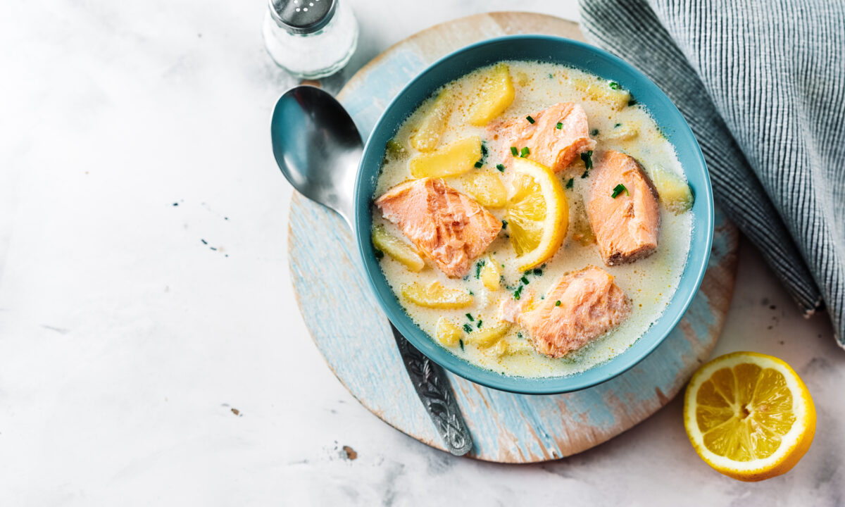 Вишуканий суп з червоної риби