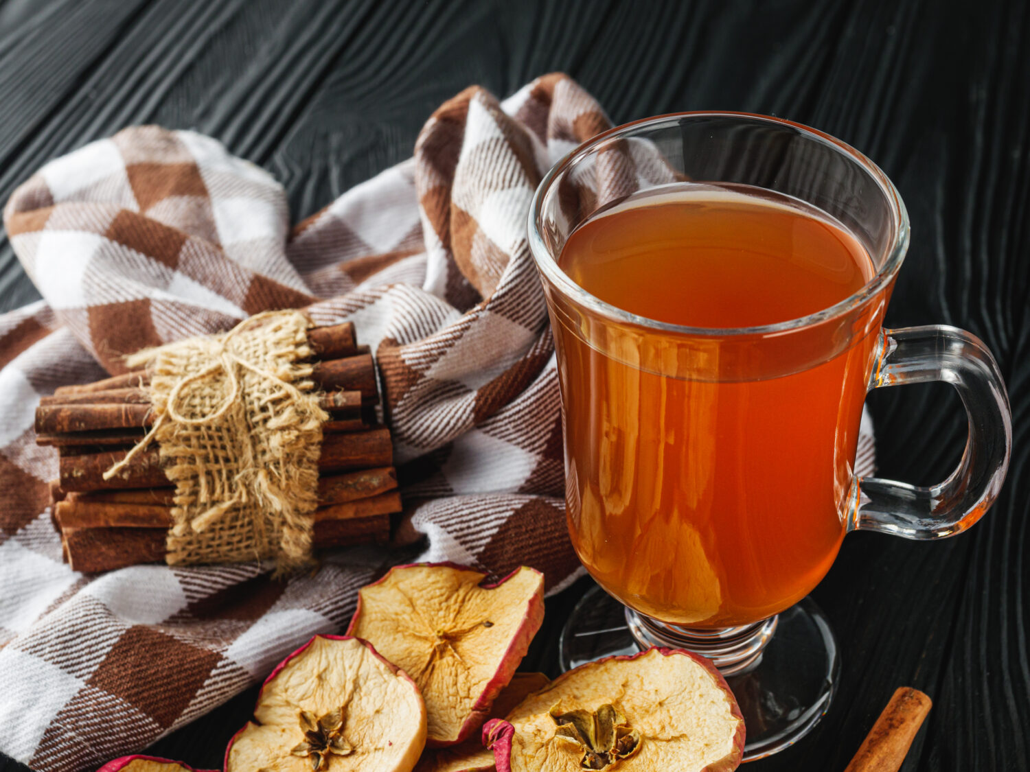 Узвар із корицею