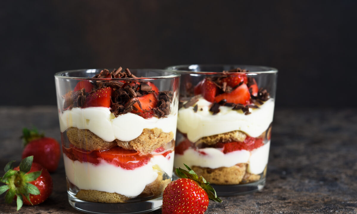 Трайфл из бисквита и крема