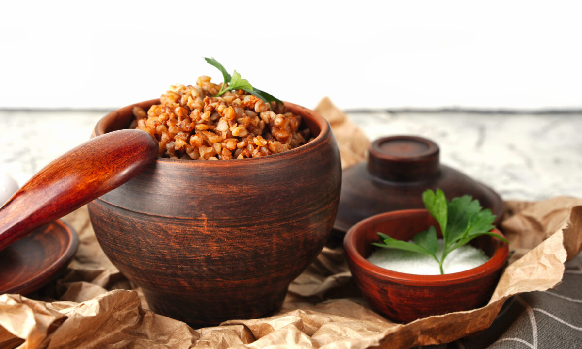 Гречка с мясом в горшках