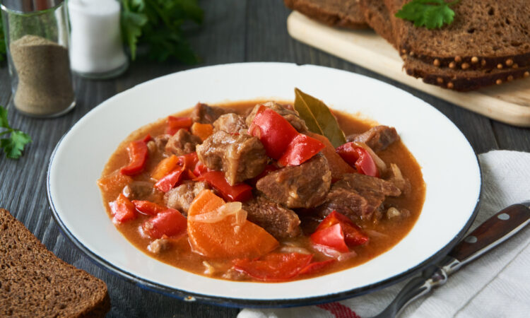 Гуляш зі свинини