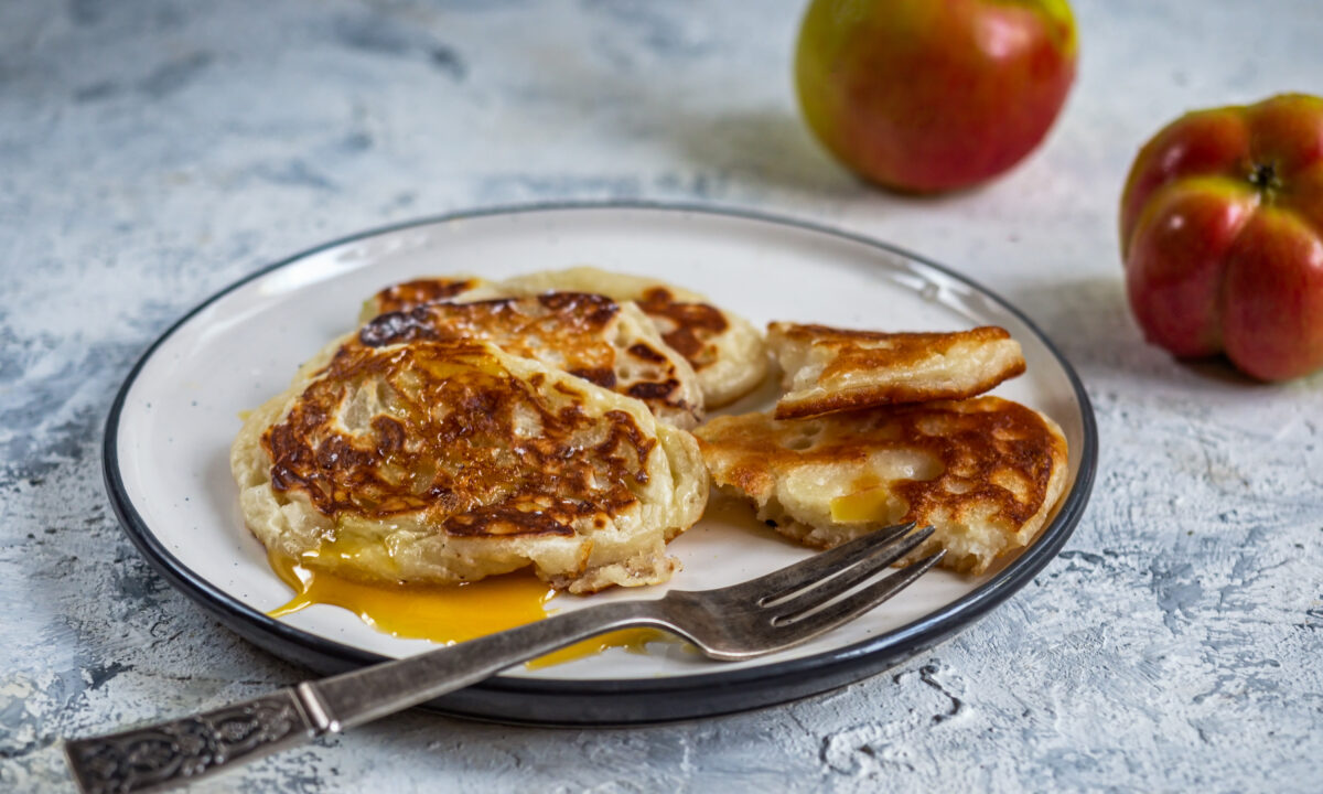 Оладьи с яблоками