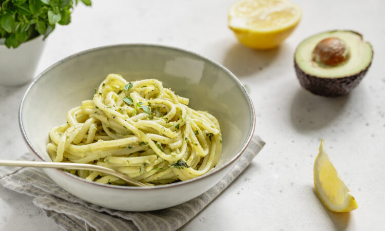 Паста з авокадо