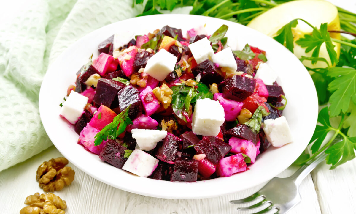 Салат со свеклой и ореховой нежностью