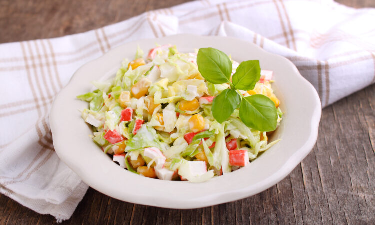 Салат с крабовыми палочками