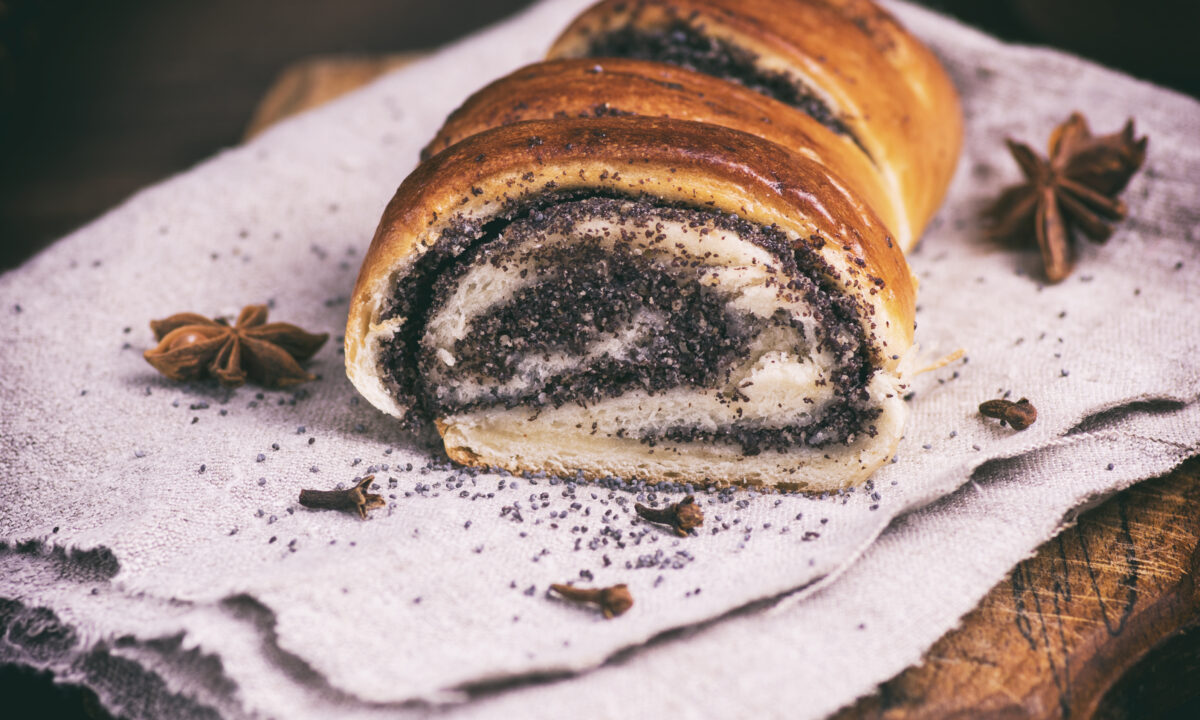 Маковый рулет