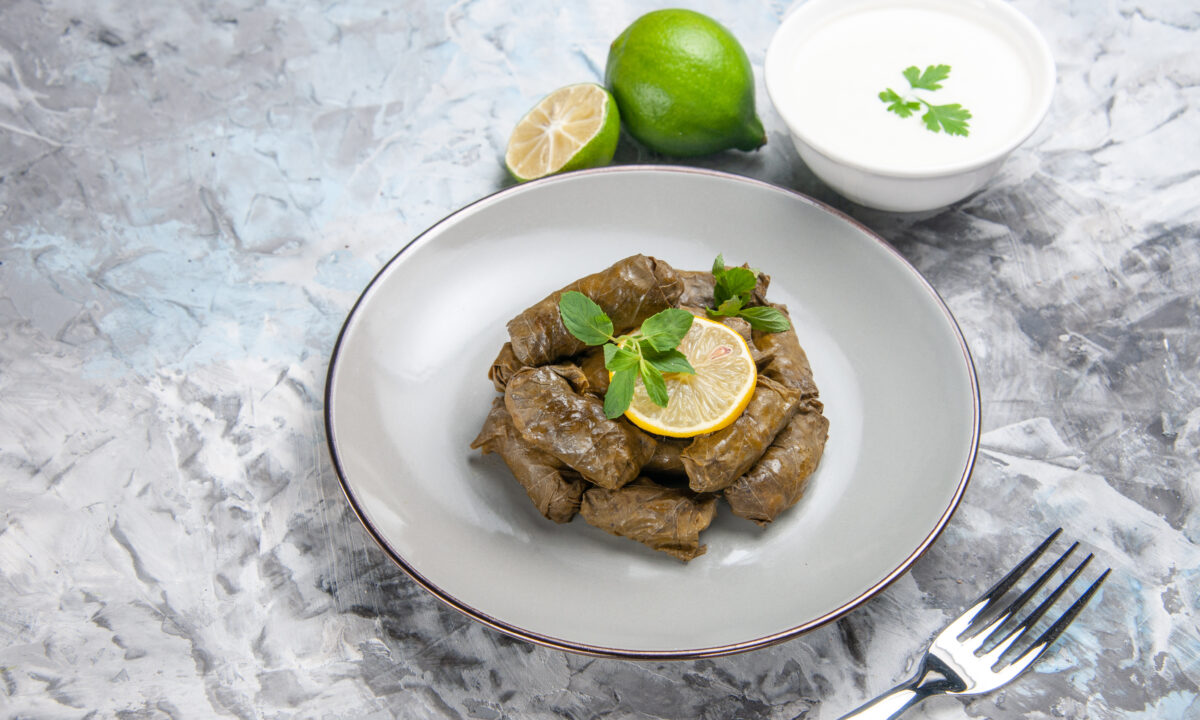 Голубцы в виноградных листьях