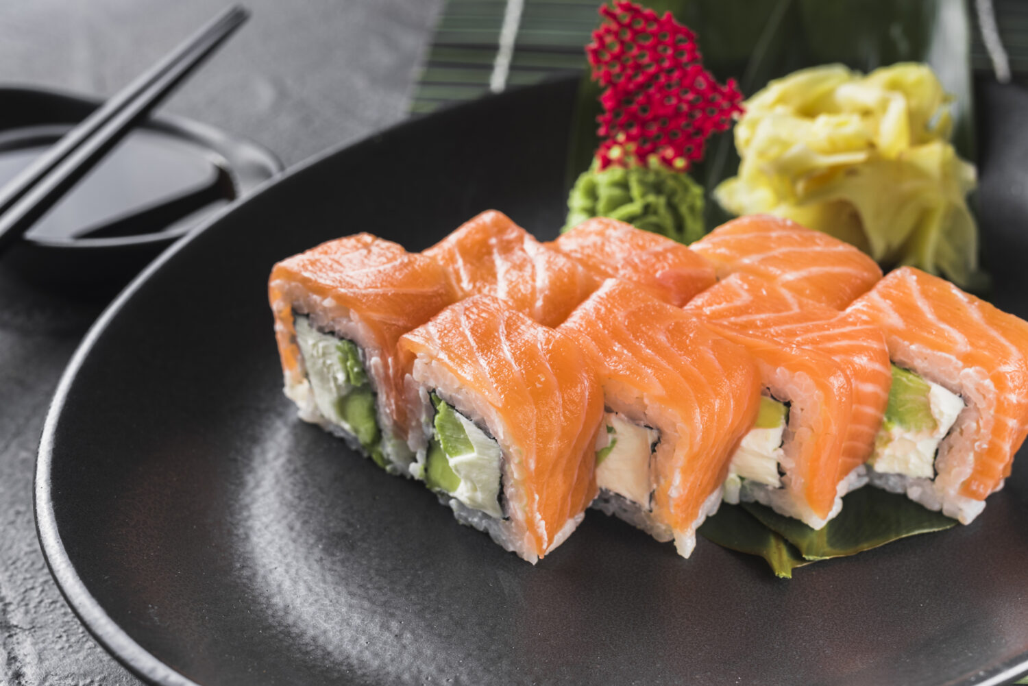 Домашние роллы Филадельфия: рыбное наслаждение