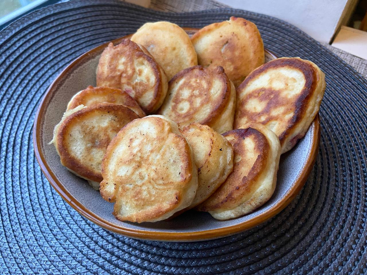 Оладки з вишнями