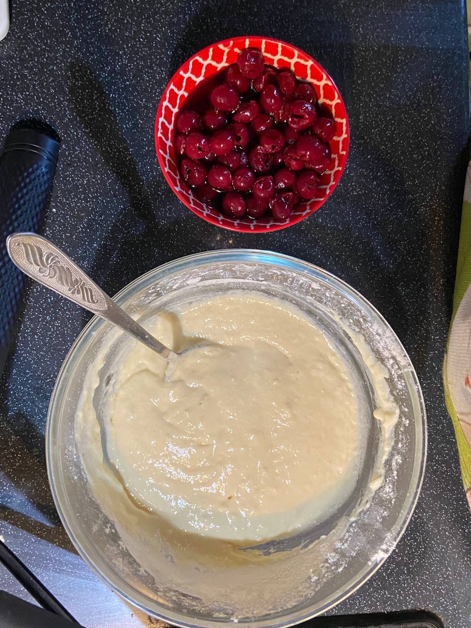 Тісто з вишнями