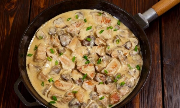 Тушкована свинина