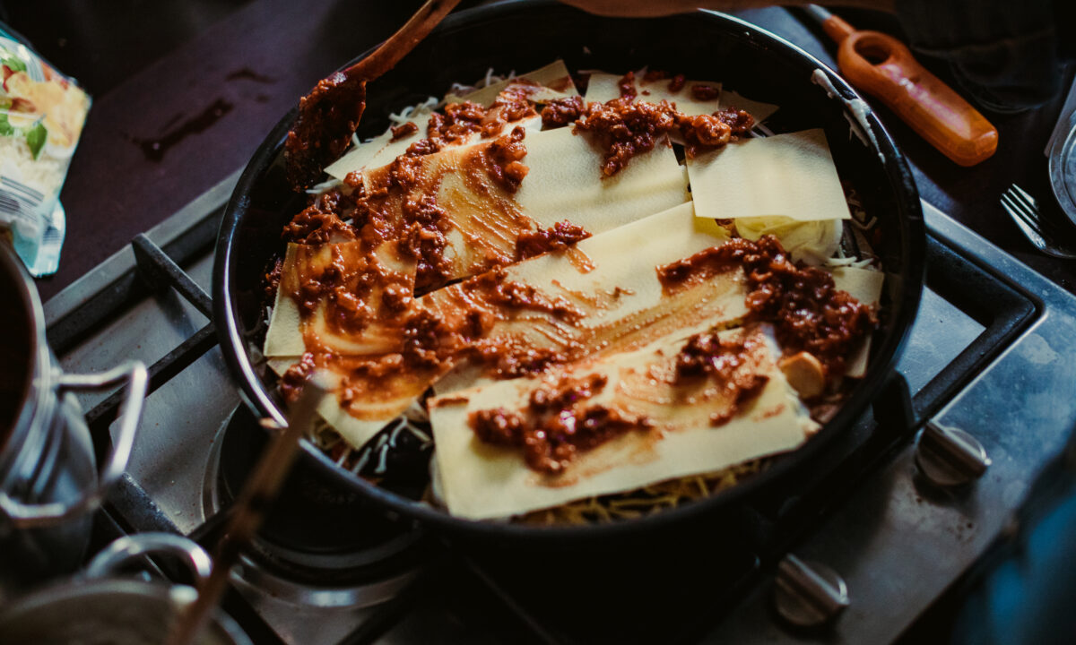 Легкая лазанья на сковороде: быстрый рецепт для вкусного ужина