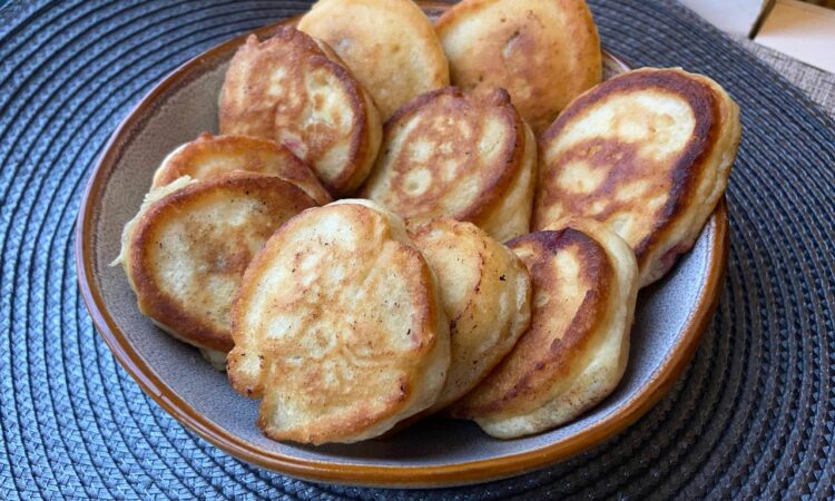 Оладки з вишнями