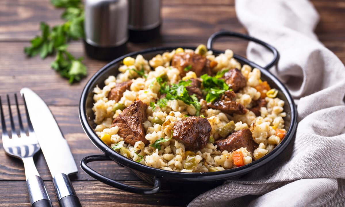 Ароматний плов з булгуром та куркою: легкість приготування