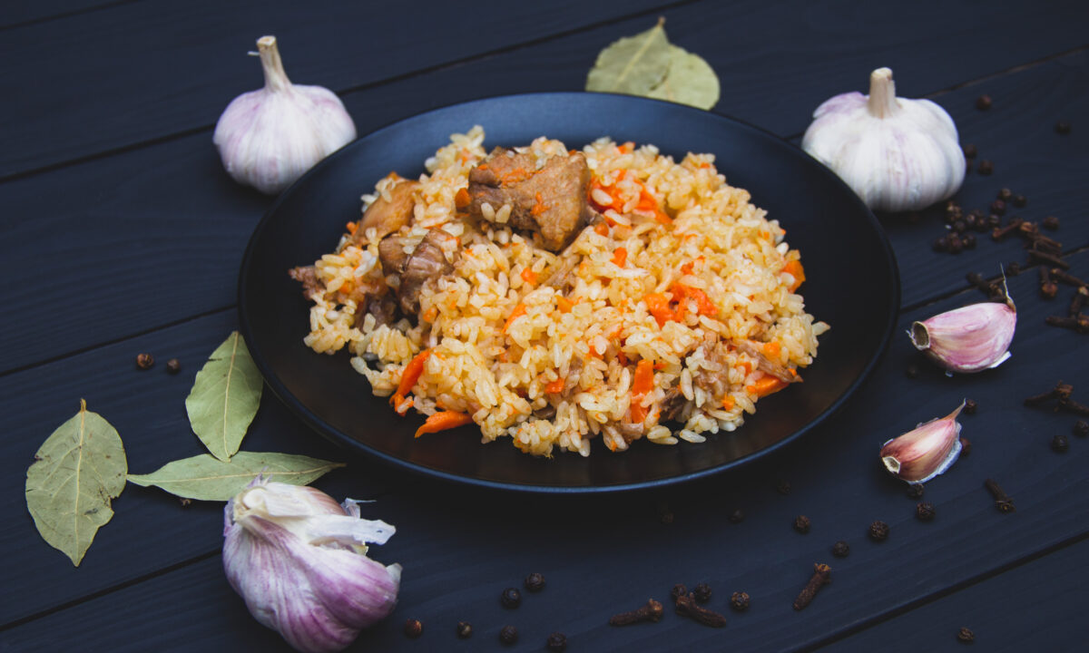 Ароматный плов со свининой в мультиварке за 1 час