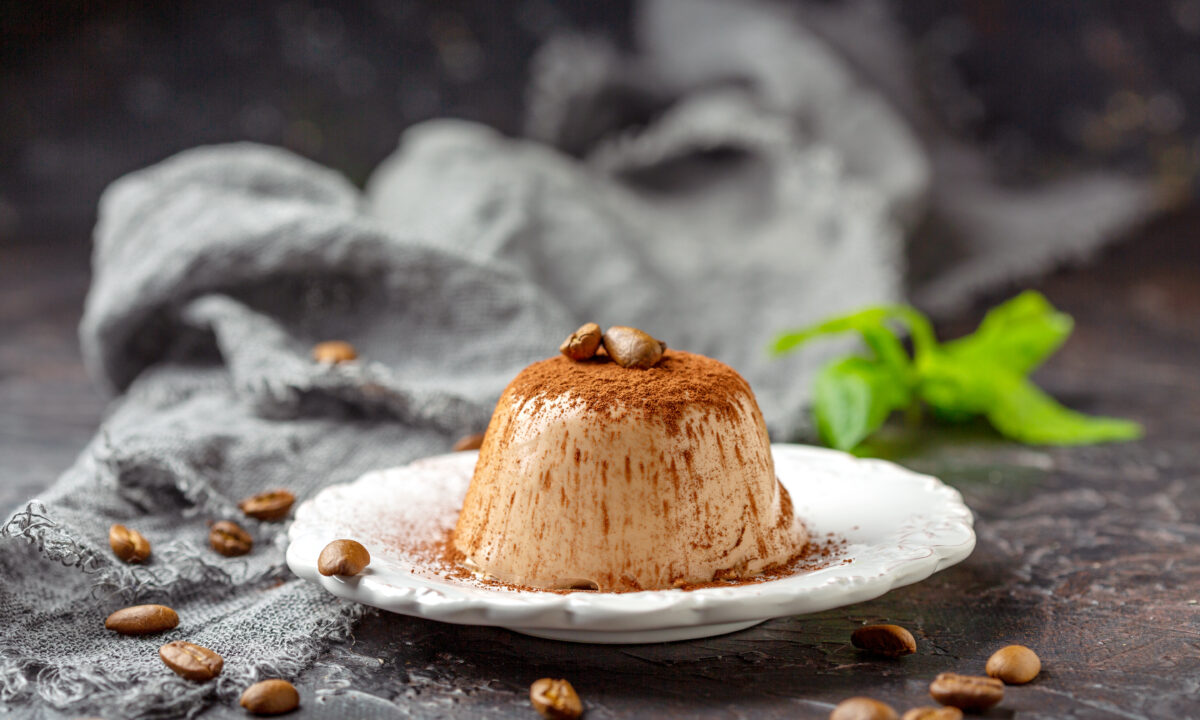 Шоколадный пудинг из манки: нежный десерт для всей семьи