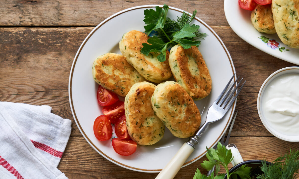 Нежные картофельные зразы с мясом: быстрый рецепт