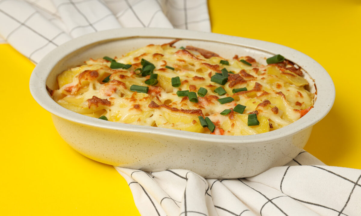 Смачна рибна запіканка з пангасіусом та овочами