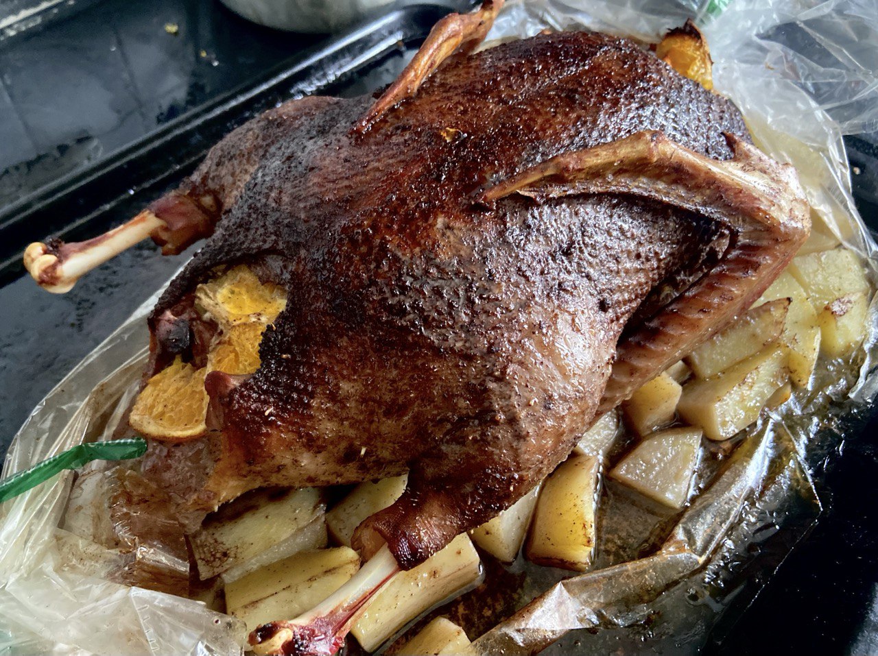 Качка з апельсинами