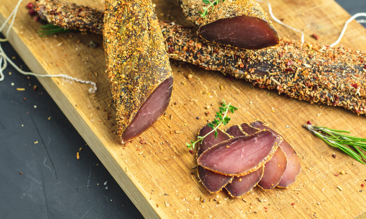 Ніжна бастурма з яловичини: ідеальна закуска на свято