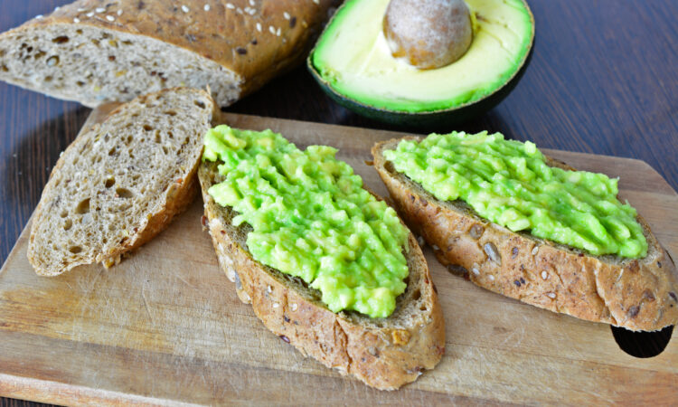 Прості бутерброди з авокадо за лічені хвилини