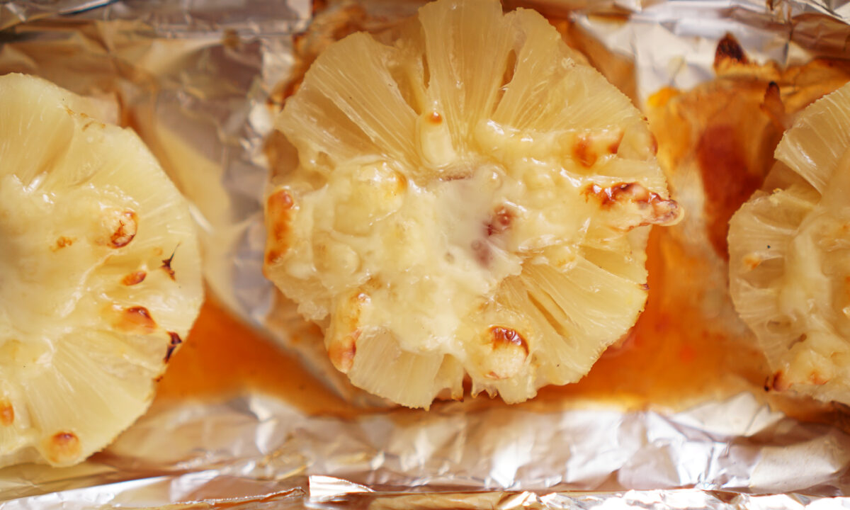 Курка з ананасами